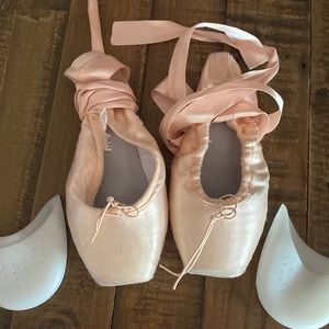 Point Shoes for girls